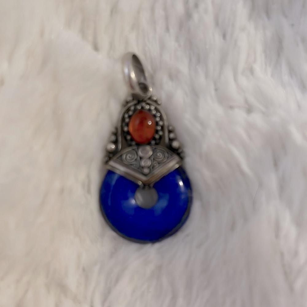 BLUE STONE AND AMBER PENDANT WITH AMBER INCLUSIONS BIGGER THAN A QUARTER 925 OBO
